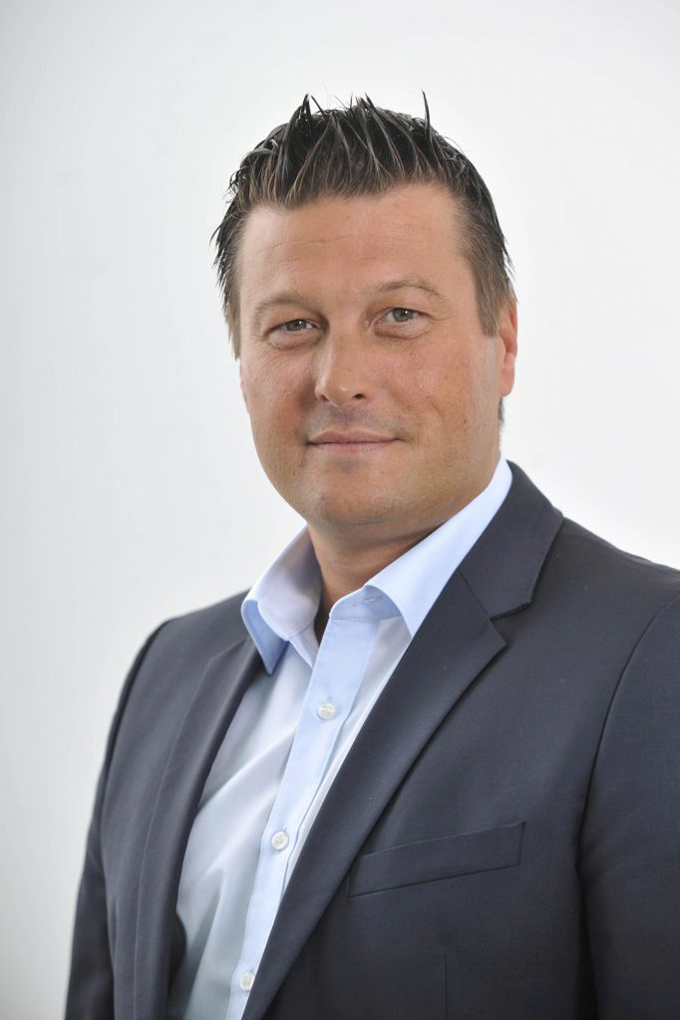 AixConcept integriert Touchscreens von SMART Technologies in die Schul-IT