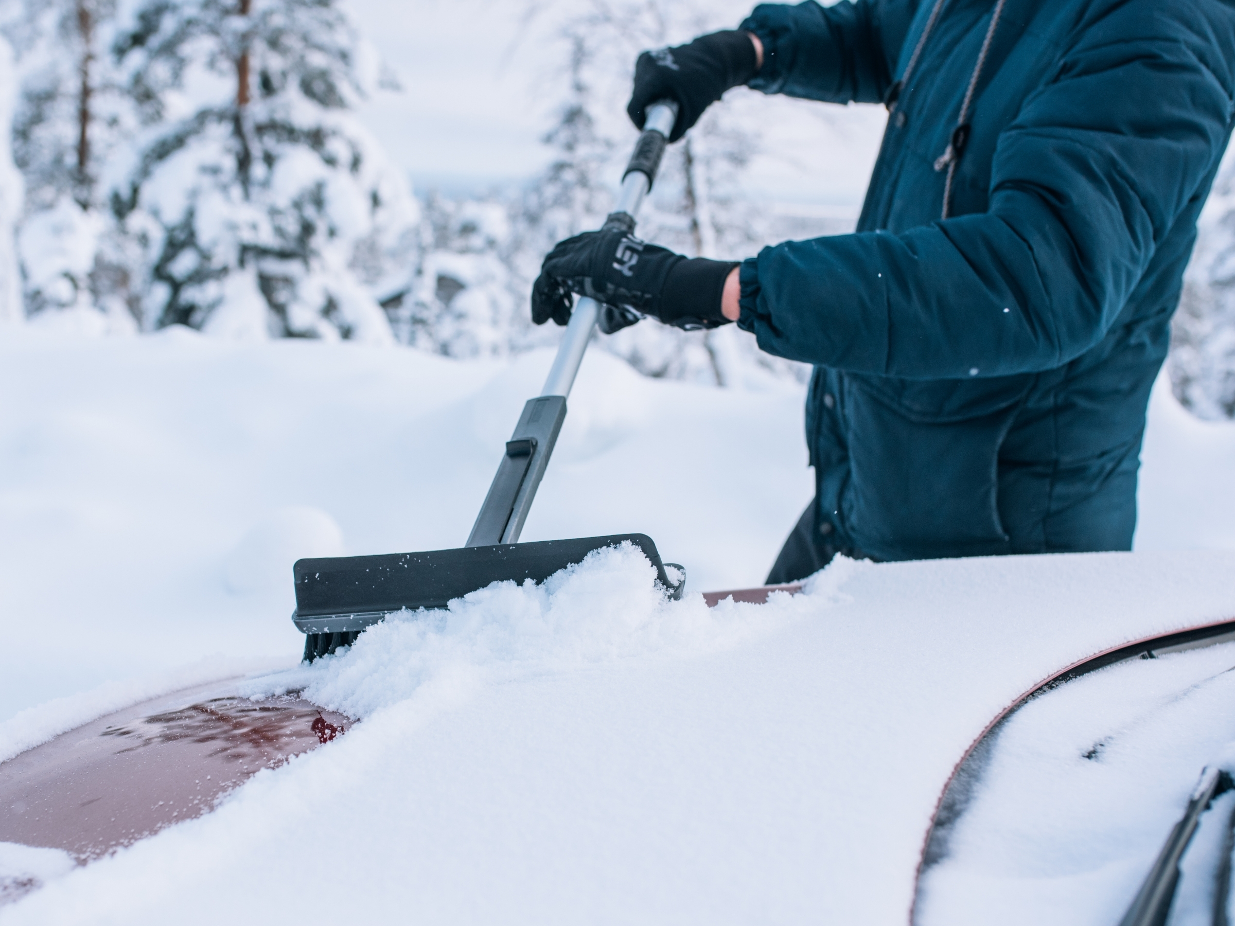 So starten Laternenparkern stressfrei in den Tag: Tipps für Winterautofahrer