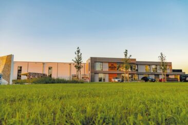 In 10 Jahren aus dem Dorf direkt auf die Erfolgsspur: Meppener Gartenhaus-Experte Steda feiert Firmenjubiläum