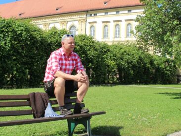 Die Vertriebsfreaks-Akademie: 9 einzigartige Module von Uwe Rieder, der bayerische Vertriebsfreak