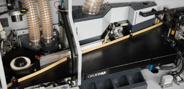 Revolutionär einfach: Format4 glueBox – PUR-Kantenanleimen ohne Leimbecken