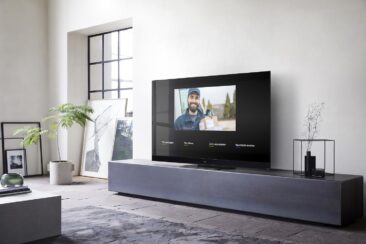 DoorBird-Türstationen und Panasonic-TV dank BAB TECHNOLOGIE zentral steuern