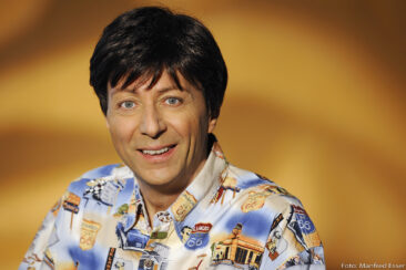 „Süße 17 und ein rotes Sommerkleid“: Teddy Herz singt Sommerlied mit SambaBeat