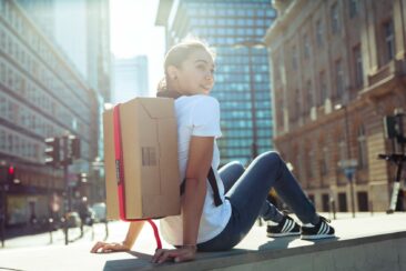 Frankfurter Gründerin revolutioniert Online-Shopping und erfindet ersten Paketrucksack der Welt – PIKAPAK®