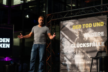 „Der Tod und andere Glücksfälle“ – Tatortreiniger Marcell Engel begeistert bei Vorpremiere