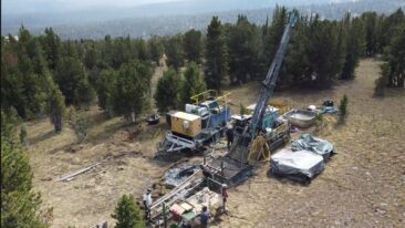 Group Ten: Geophysikalische IP-Anomalien auf 12 km Länge erweitert