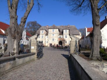 Ab April starten wieder die bunten Themen-Events auf Wasserschloss Mellenthin