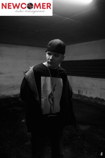 AK-Official – Rapper, Songwriter und Produzent unterstützt Newcomer
