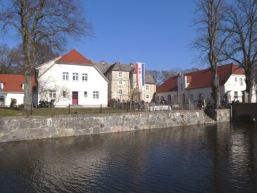 Oster- und Frühlings-Arrangements genießen auf Wasserschloss Mellenthin