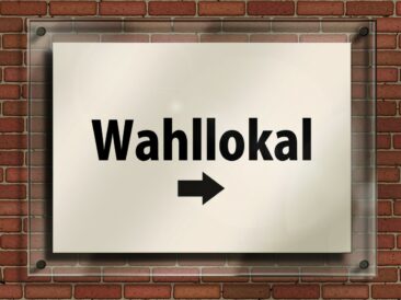 Die richtigen Stimmzettel zu den richtigen Wahllokalen bringen