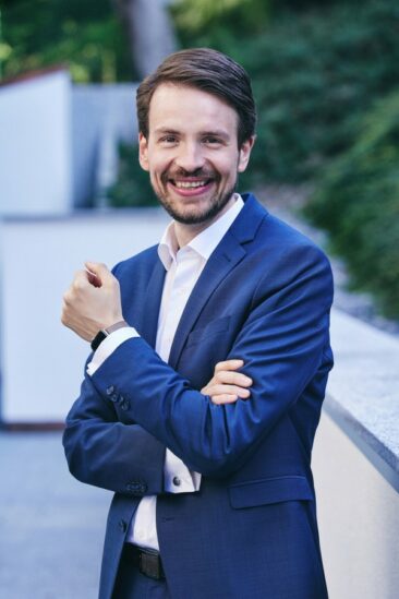 Ein Top-Consultant für die DBU: Dr. Jürgen Weimann zum Professor für Digital Business Strategy berufen