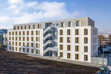 Innovatives Bürogebäude ohne Heizung und Klimaanlage