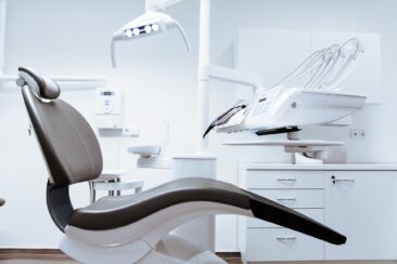 Patientengewinnung und Öffentlichkeitsarbeit? – „Ästhetische Zahnmedizin ist ein Offline-Geschäft!“