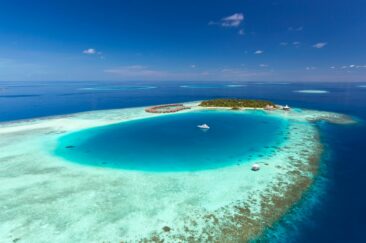 Die Malediven feiern Jubiläum. Eine Ikone feiert mit. Baros Maldives.