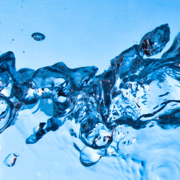 Mit Wasserstrahlschneiden neue Formen und präzise Schnittkanten erzeugen