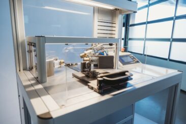 QS-MultiStation – Ideal als Handarbeitsplatz für halbautomatische Dichtheitsprüfungen