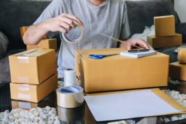 Heimarbeit: Verpackungsarbeiten, Kugelschreiber, Wundertüten