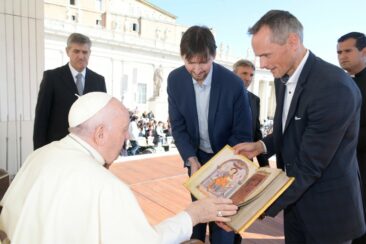 Papst freut sich über Gero-Codex aus Regensburg