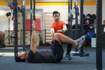 Endlich fit werden – das geht auch online! Einfach loslegen mit Personal Trainer Dimitri Rutansky