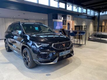 Autohaus Scherer setzt für die CUPRA Showrooms auf Materialien von StoneslikeStones.