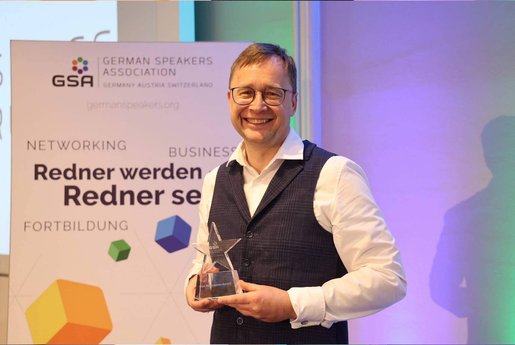 Keynote Speaker und Finanzberater Jean Meyer erhält Auszeichnung Neue