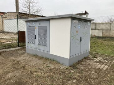 Digitalisierung der Stromnetze in    Brandenburg: E.DIS rüstet bestehende Strom-Ortsnetzstationen auf