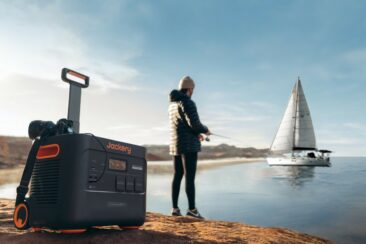 Autarker Strom ohne Dieselaggregat: Mobiler Solargenerator 3000 Pro sorgt auf Booten und Yachten für Energie