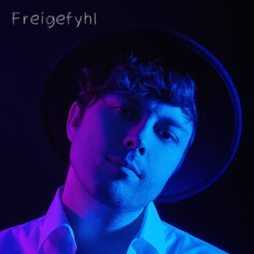 Pianist Freigefyhl veröffentlicht erstes Album – inspiriert von Filmmusiker Ludovico Einaudi
