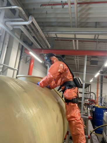 Fachkundige Unterstützung für die sachgemäße Reinigung von PFC/PFAS-haltigen Schaummitteltanks
