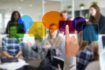 Neues Weiterbildungsangebot: Sich berufsbegleitend für die wichtige Aufgabe Demokratiebildung qualifizieren