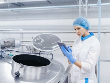 Für die Lebensmittelindustrie sorgt ein Wartungsmanager für die Einhaltung des International Food Standard