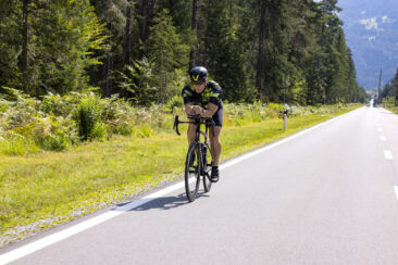 Zeigen, was jeder schaffen kann. Ernährungswissenschaftler Jürg Hösli mit dem Bike von Zürich an den Atlantik