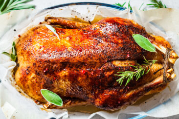 Ihr Knuspriger Weihnachtsbraten zum Abholen, ob Enten- oder Gänsebraten inkl. Beilagen fertig zubereitet