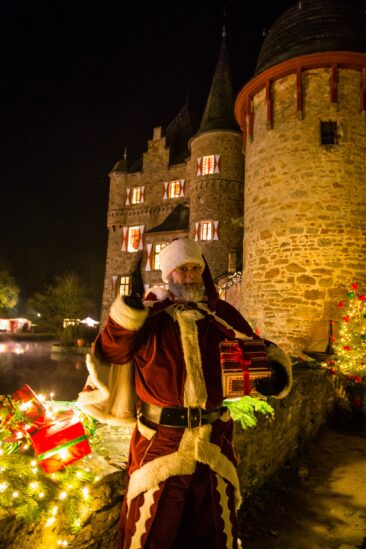 Weihnachtsmarkt auf der historischen Burg Satzvey