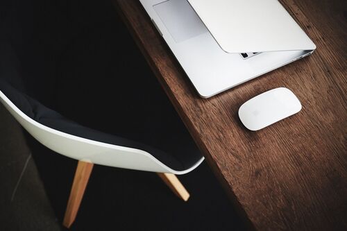 Die Rolle von KI in Agentursoftware: Was ist heute schon möglich?