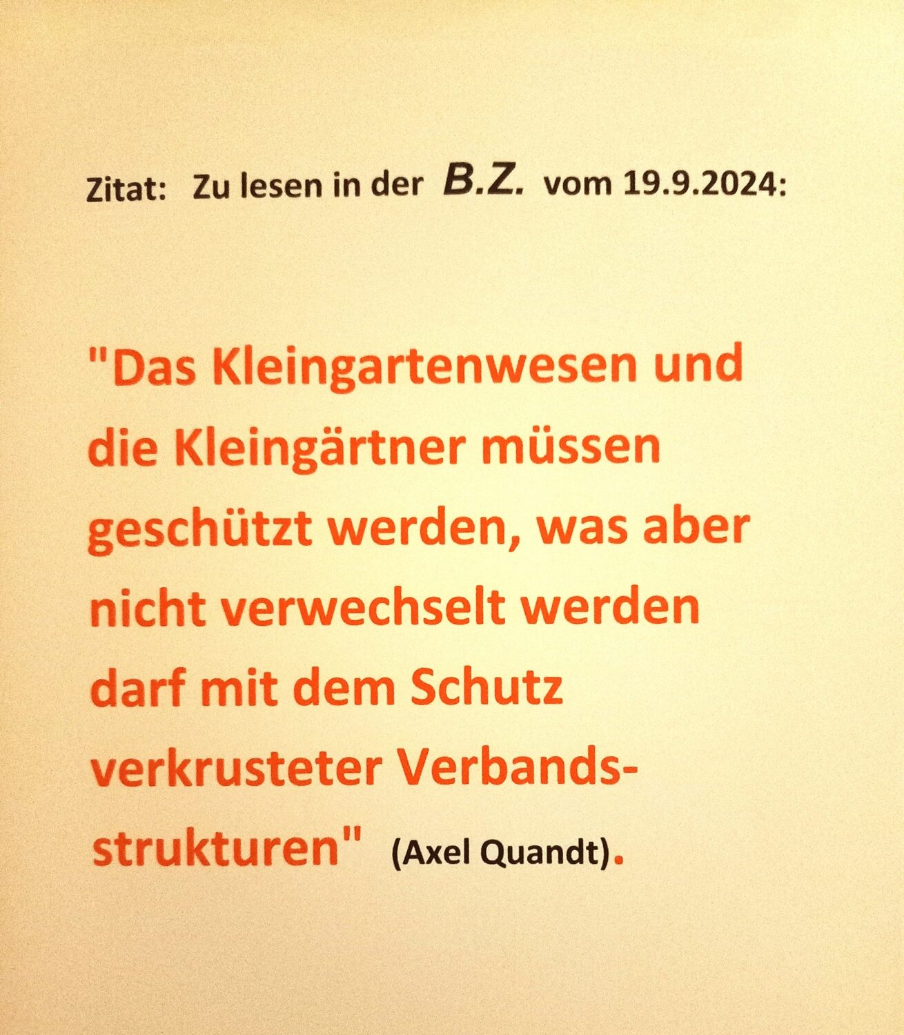 Gert Schoppa, Berlins Obergärtner (der Lächler, der Absolvent), auf Promotion-Tour mit Homestory-Charakter.