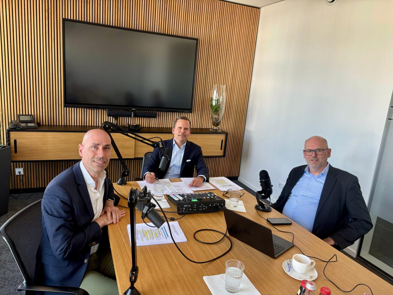 Immobilienwirtschaft als Podcast: Die EU-Taxonomie – Von Brüssel über die Banken auf die Baustelle