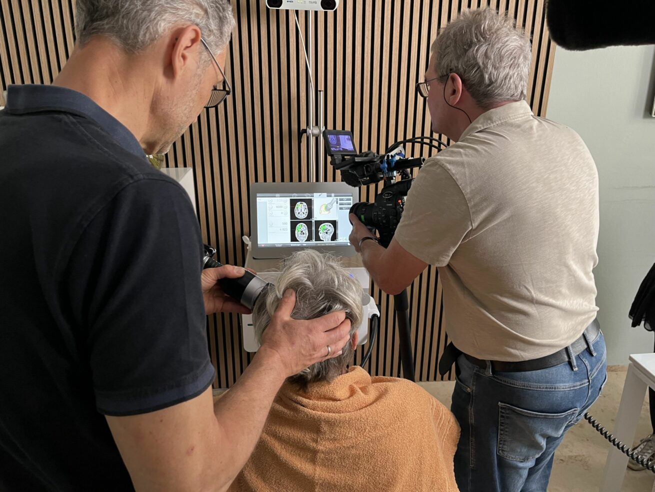 TV-Tipp zu neuer Alzheimer-Therapie: Fernseh-Reportage zur Transkraniellen Pulsstimulation (TPS)