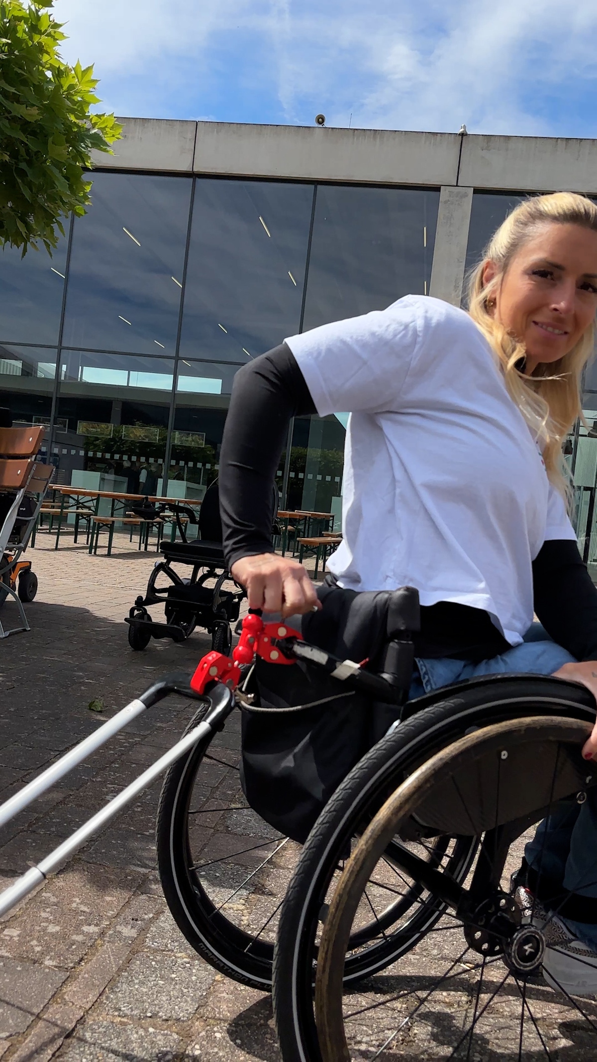 Wie Travelhero „Arnie“ Menschen im Rollstuhl im Alltag und auf Reisen entlastet