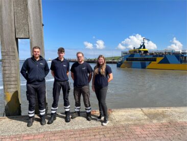 Auszubildende der Reederei Norden-Frisia bestehen ihre Prüfungen