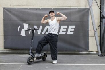 Chris Böhm stellt offiziellen Weltrekord auf – NAVEE verbindet Performance, Testevent und Sommerkampagne