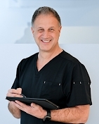Dr. Karl Schuhmann: 30 Jahre Plastische und Ästhetische Chirurgie