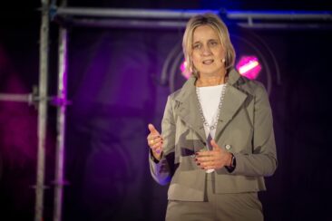 Großer Erfolg beim Internationalen Speaker Slam – Auszeichnung für Tanja Otto