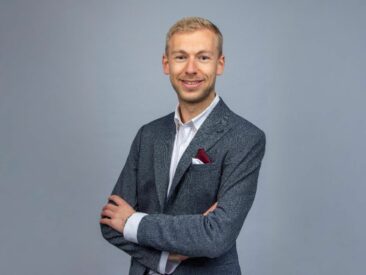 Jonas Frewert: Wie Unternehmen mit KI-Sichtbarkeit die Weltwirtschaft beeinflussen