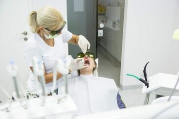 Laser/Dental-Diodenlaser in der Zahnmedizin: Wie diese Technologie Behandlungen präziser und schonender macht