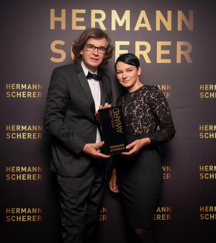 “Unvernünftige Juristin” Franziska Grimm aus Niederbayern gewinnt internationalen Speaker Slam