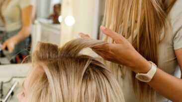 Jenseits des Trends: Warum das perfekte Blond jetzt mehr ist als eine Haarfarbe