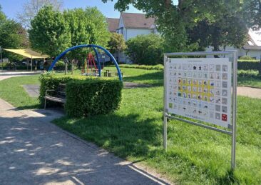 Kommunikationstafeln machen Spielplätze inklusiver – Verständigung ohne Worte