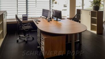 Schreinerei Popp setzt Maßstäbe mit ergonomischen Büromöbeln und individuellem Ladenbau