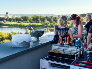 Sommer in der ElbUferei Restaurant & Bar: Genussvolles Urlaubsfeeling direkt an der Elbe